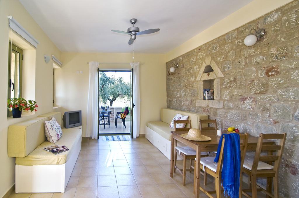 Amoni Holiday Homes *